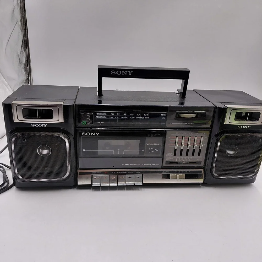 Vintage Sony CFS-1000 Stereo AM/FM Radio Cassette-Recorder Boombox Read